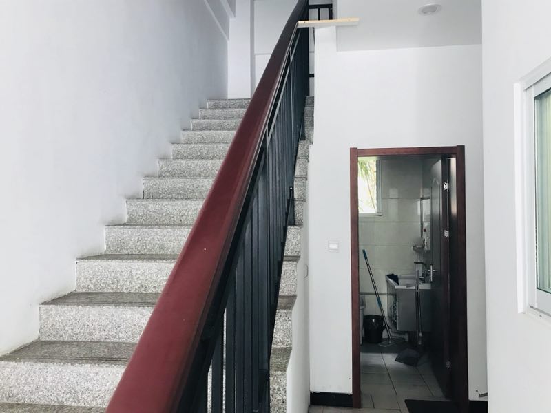 商铺105室
