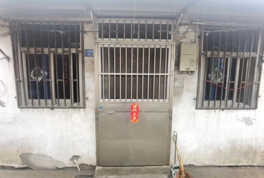 江都区三板桥居委会过街楼巷10号-1
