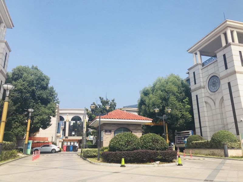 江都区华山路378号世纪康城12幢205室