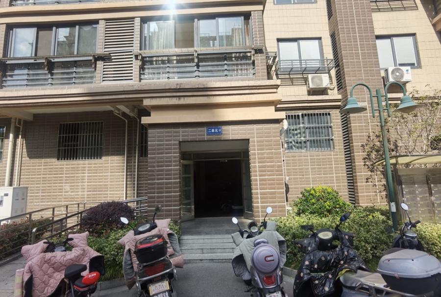 江都区华垠清华园1幢203室-1