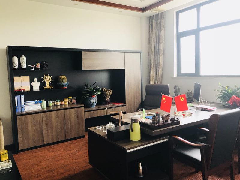 商铺102室