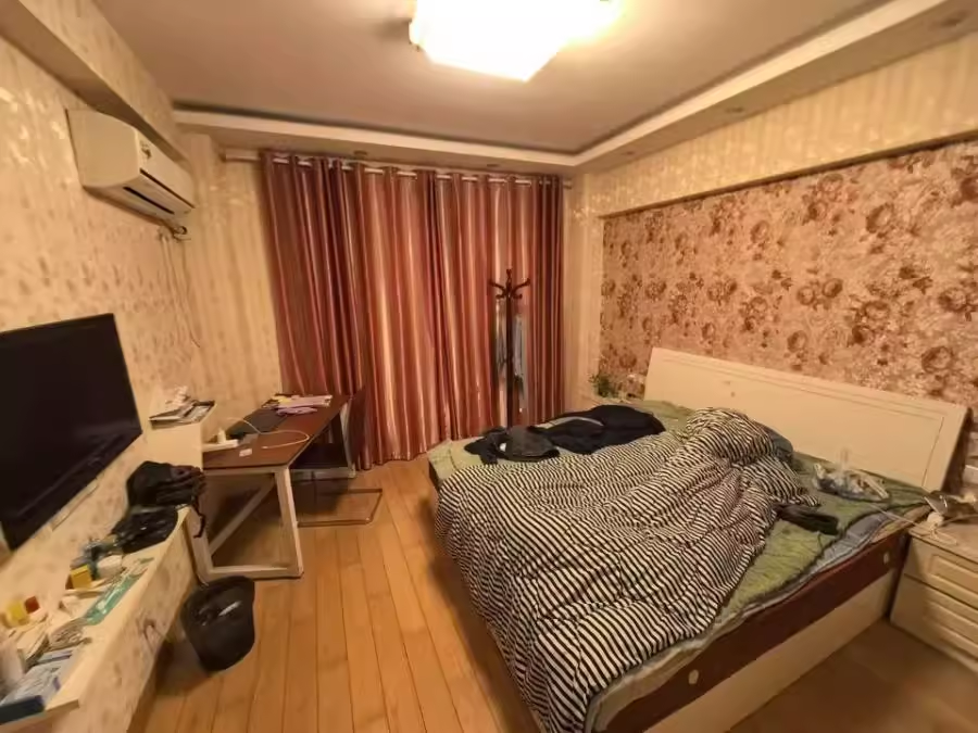 1749450561719