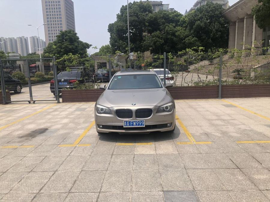 宝马车